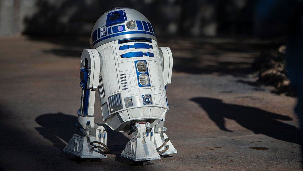 R2-D2 Now Roaming the Streets of Star Wars: Galaxy's Edge in